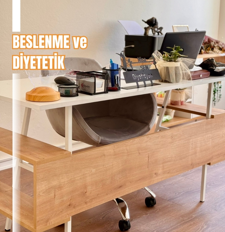 Diyetisyen ofisinde sporcuya ozel beslenme planlamasi